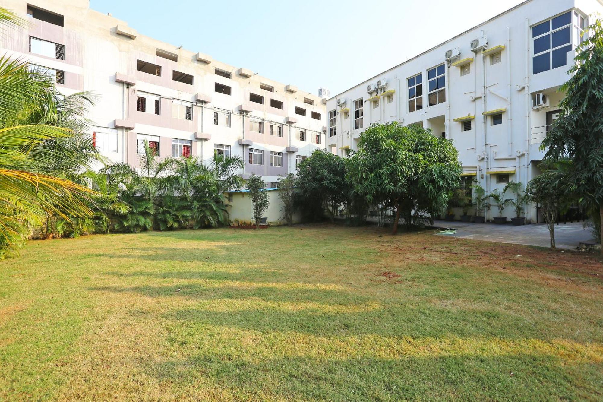 Oyo Stellar Resort Bhubaneswar Exterior photo
